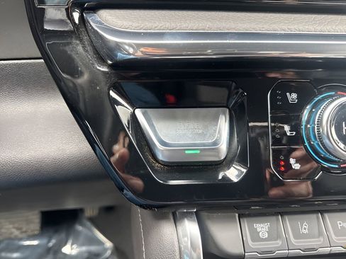 Used 2025 GMC Sierra 3500 Denali w/ Denali Reserve Package image 25