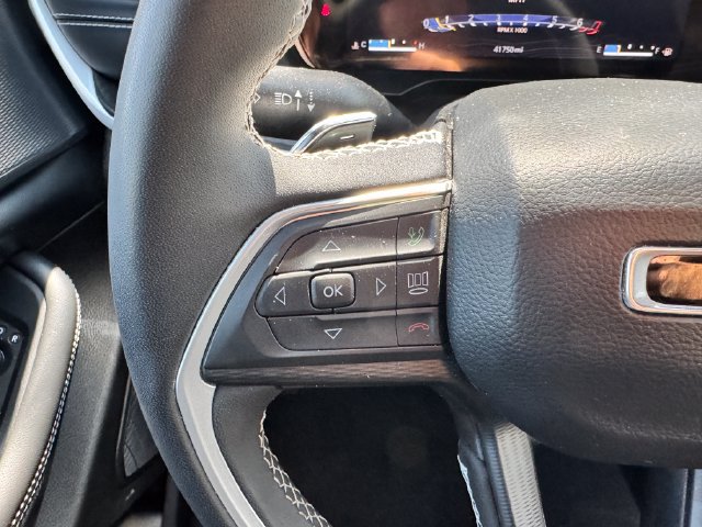 Used 2023 Jeep Grand Cherokee Altitude AWD/4WD image 16