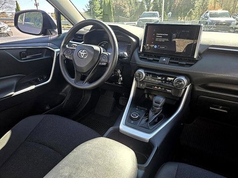 Used 2025 Toyota RAV4 LE image 12