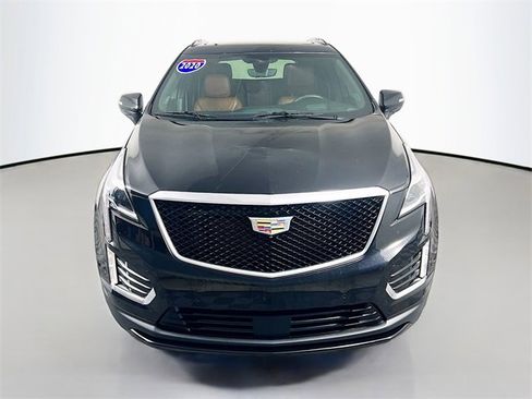 Used 2020 Cadillac XT5 Sportv image 2