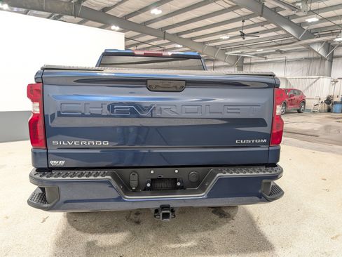 Used 2022 Chevrolet Silverado 1500 Custom image 4