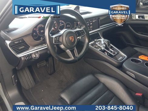 Used 2018 Porsche Panamera 4 image 28