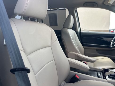 Used 2019 Honda Pilot Touring image 43