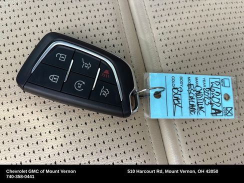 Used 2023 Cadillac Escalade Premium Luxury w/ LPO, Illumination Package image 31