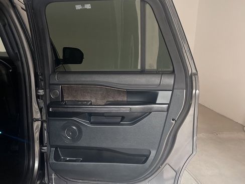 Used 2021 Ford Expedition Max Limited image 17