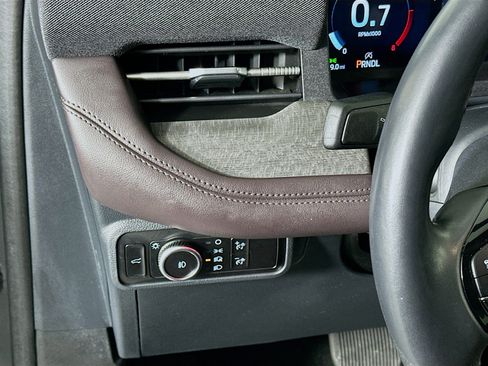 Used 2025 Ford Explorer Platinum w/ LUX Leather Package image 17