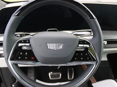 New 2026 Cadillac Vistiq Luxury image 14