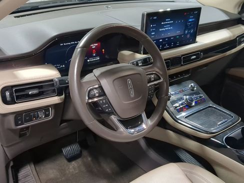 Used 2023 Lincoln Nautilus Reserve image 10