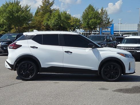 Used 2024 Nissan Kicks S FWD image 6