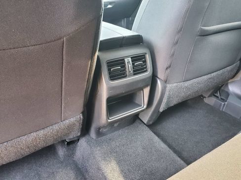 Used 2023 Nissan Rogue S AWD/4WD image 21