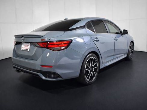 Used 2025 Nissan Sentra SR w/ SR Premium Package FWD image 4