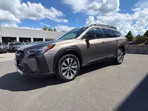 Used 2023 Subaru Outback Limited XT AWD/4WD image 3