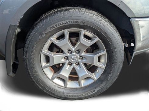 Used 2019 Nissan Frontier SL image 11