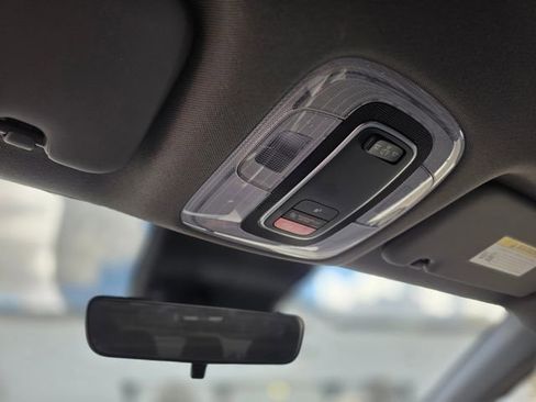 Used 2023 Hyundai Elantra SEL image 32