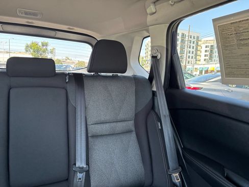 Used 2025 Nissan Rogue SV FWD image 39