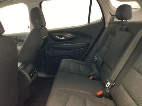 Used 2022 GMC Terrain SLE w/ Driver Convenience Package FWD image 18