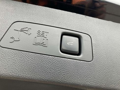 New 2025 Lincoln Corsair Premiere w/ Equipment Group 101A image 16