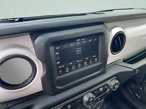 Used 2021 Jeep Wrangler Sport image 18