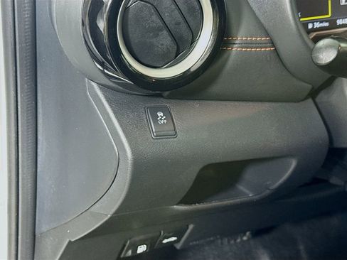 Used 2019 Nissan Kicks SR FWD image 10