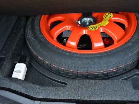 Used 2017 Jaguar XF Premium image 32