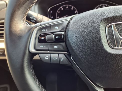 Used 2018 Honda Accord EX-L image 16