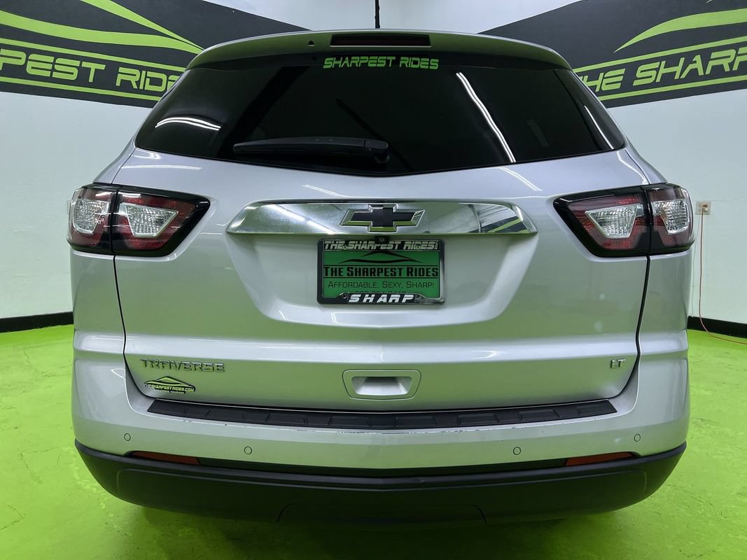 Used 2017 Chevrolet Traverse LT w/ Style and Technology Package FWD image 8