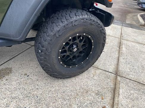 Used 2021 Jeep Wrangler Sport image 17