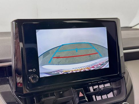 Used 2023 Toyota Corolla LE FWD image 10