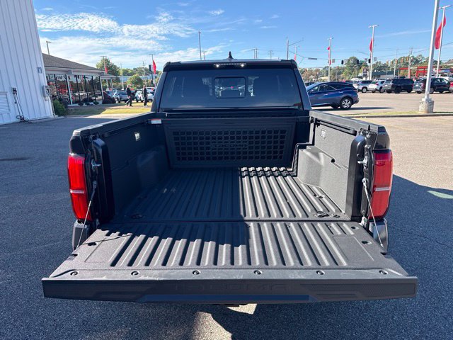 Used 2024 Toyota Tacoma SR5 w/ SR5 Upgrade Package AWD/4WD image 20