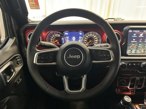 Used 2023 Jeep Gladiator Rubicon w/ Cold Weather Group AWD/4WD image 7