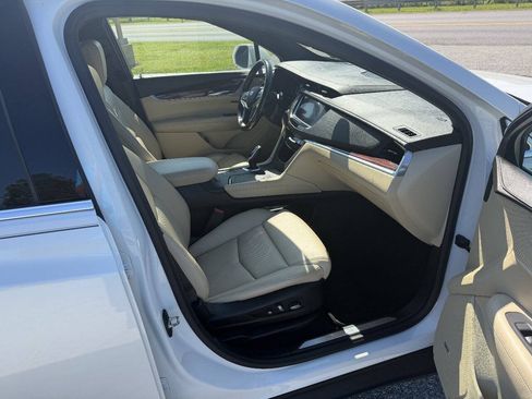 Used 2018 Cadillac XT5 Luxury w/ Driver Awareness Package AWD/4WD image 30
