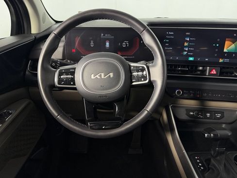 Used 2026 Kia Carnival FWD image 13