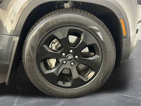 Used 2024 Land Rover Defender 130 S image 33