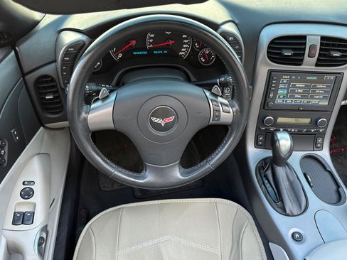 Used 2007 Chevrolet Corvette Convertible w/ Preferred Equipment Group RWD image 17
