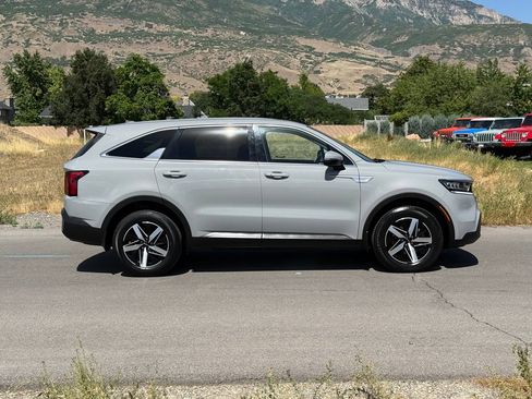 Used 2022 Kia Sorento LX AWD/4WD image 8