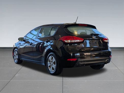 Used 2017 Kia Forte LX image 4