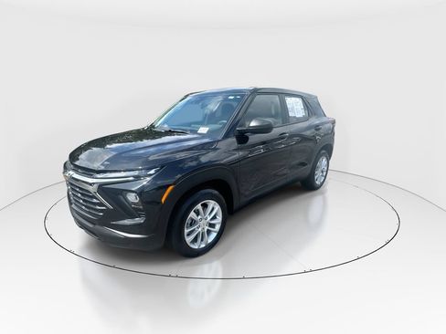 Used 2026 Chevrolet TrailBlazer LS w/ LS Convenience Package FWD image 4