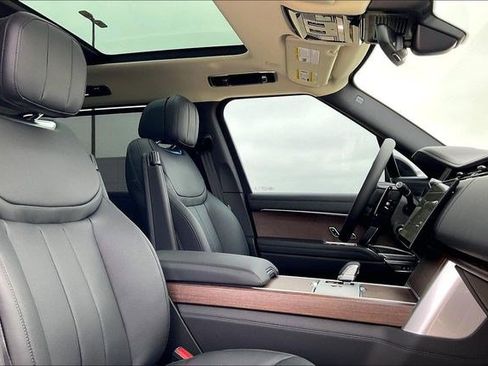 New 2025 Land Rover Range Rover Long Wheelbase SE AWD/4WD image 12