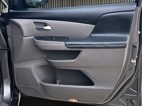 Used 2014 Honda Odyssey Touring Elite image 24