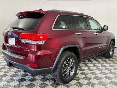 Used 2017 Jeep Grand Cherokee Limited w/ Luxury Group II AWD/4WD image 4
