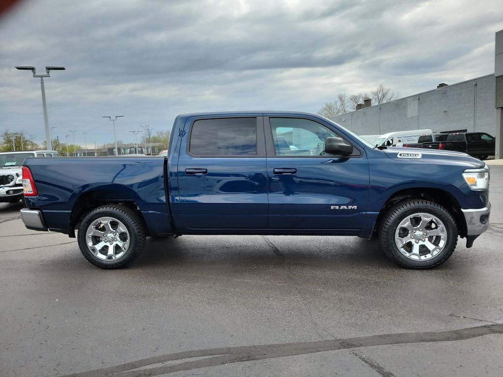 Used 2022 RAM 1500 Big Horn AWD/4WD image 3
