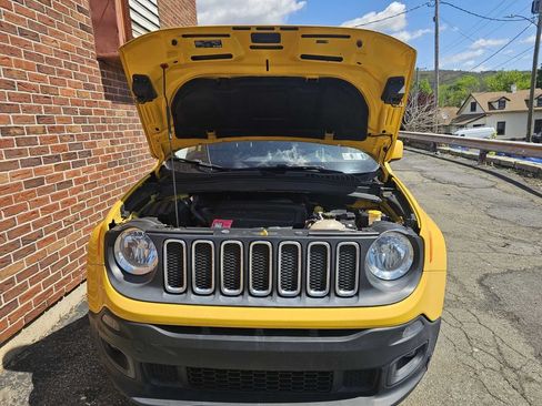 Used 2015 Jeep Renegade Latitude w/ Popular Equipment Group AWD/4WD image 6