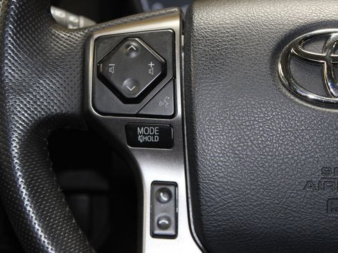 Used 2020 Toyota Tacoma SR5 RWD image 29