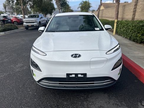 Certified 2023 Hyundai Kona SE image 3