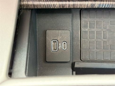 Used 2021 Ford F250 Lariat w/ Lariat Ultimate Package image 30