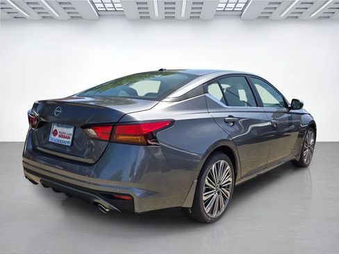 New 2026 Nissan Altima 2.5 SV w/ SV Premium Package FWD image 4