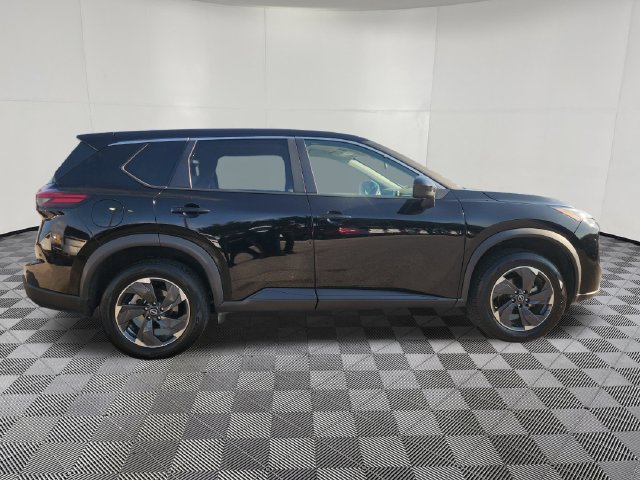 Used 2025 Nissan Rogue SV AWD/4WD image 4