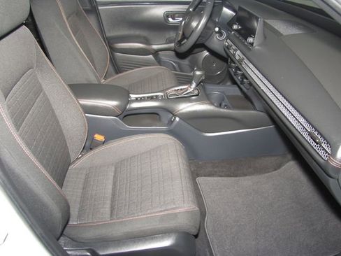 Certified 2024 Honda HR-V Sport image 17