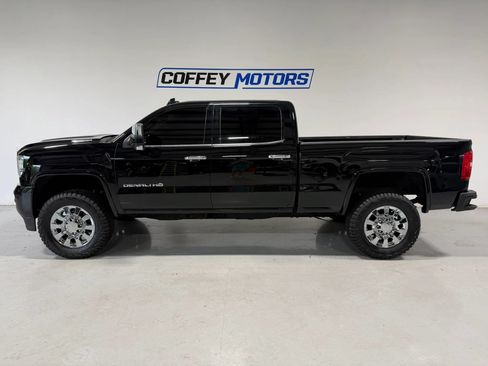 Used 2018 GMC Sierra 2500 Denali w/ Duramax Plus Package AWD/4WD image 3