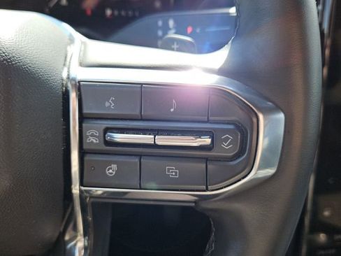 Used 2025 GMC Acadia Elevation FWD image 22